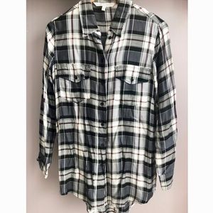 [Cupcakes & Cashmere] Plaid Button Down
